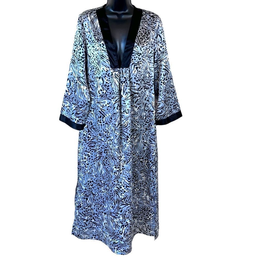 Vintage Oscar de la Renta Pink Label Leopard Print Long Sleeve Nightgown Robe.